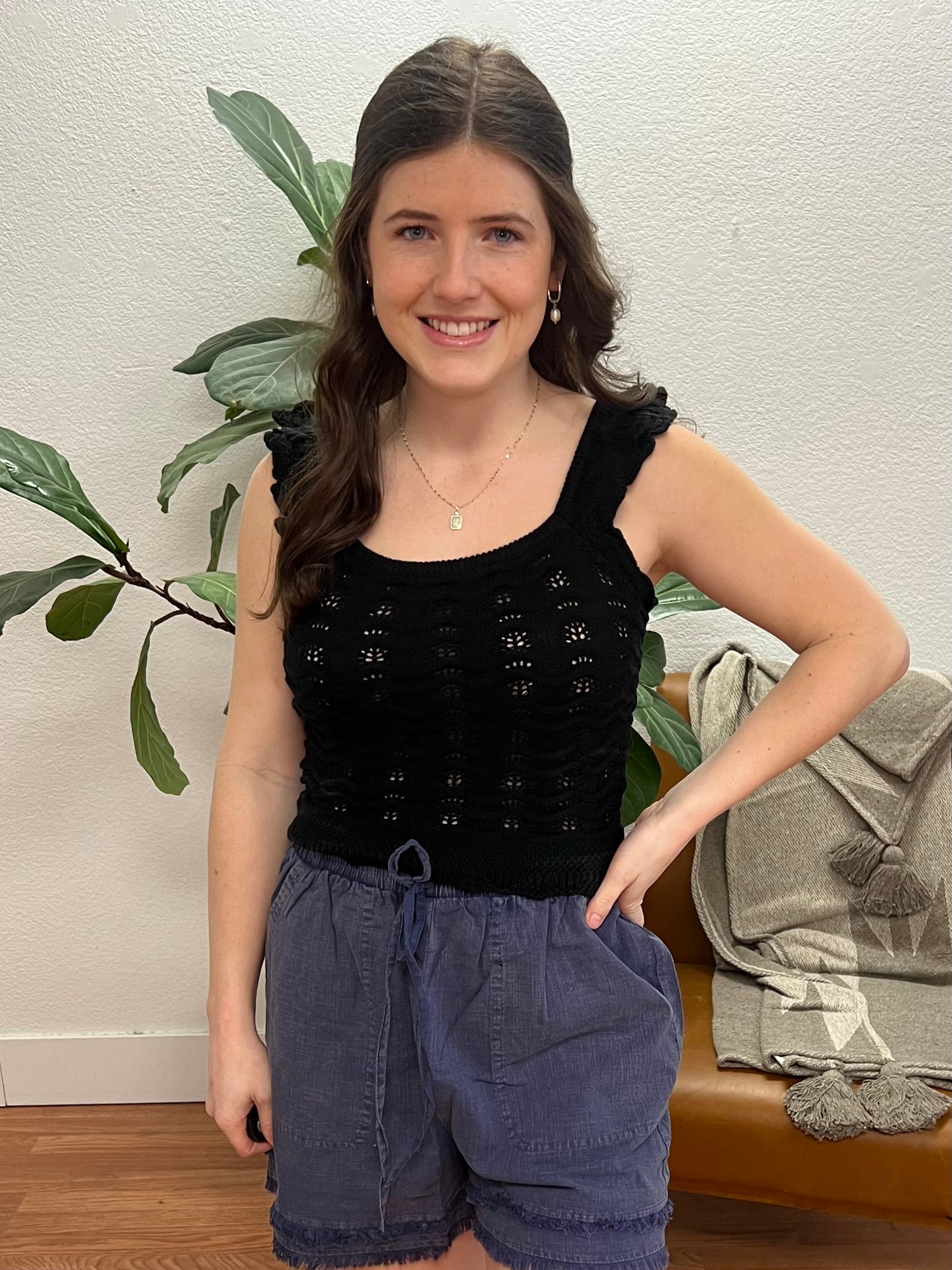 Black Scallop Knit Crop Top Terra Cottage