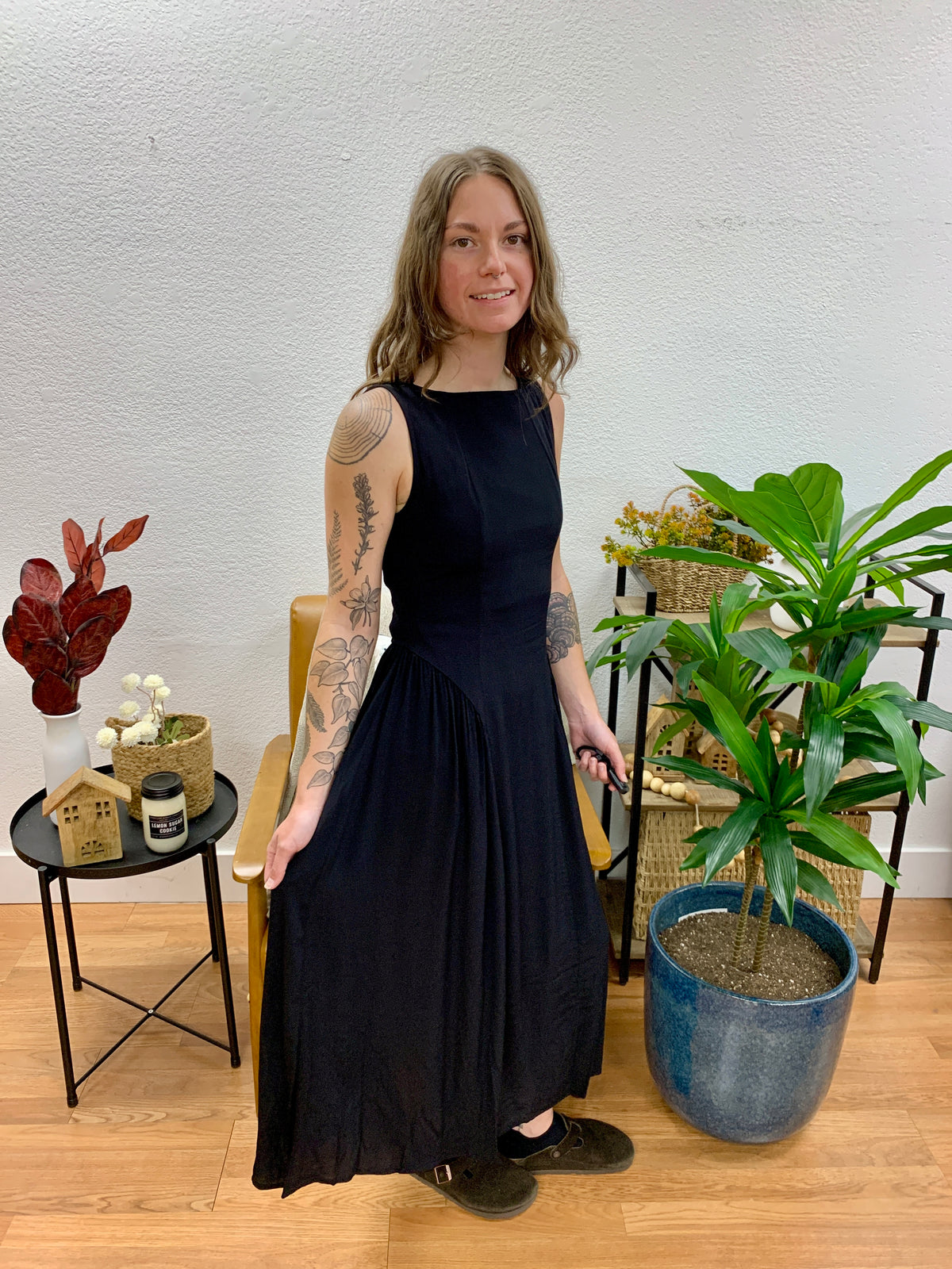 Black Boat Neck Sleek Dress