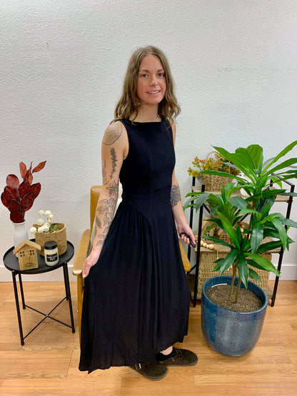 Black Boat Neck Sleek Dress
