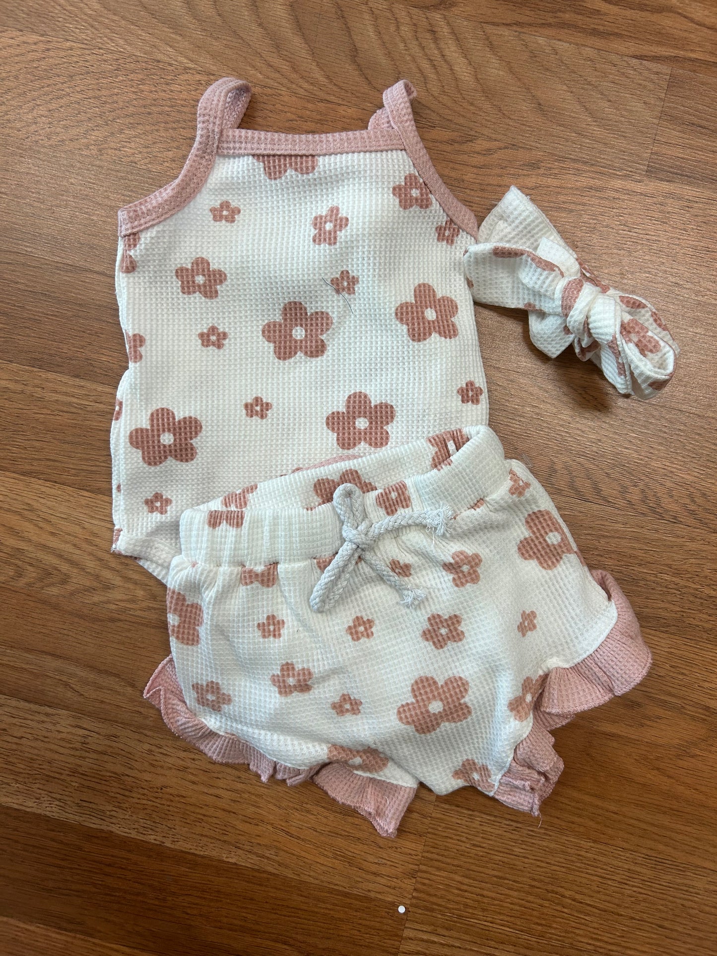 3 Piece Pink Daisy Baby Outfit