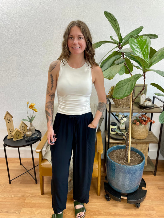 Black Solid Barrel Pants