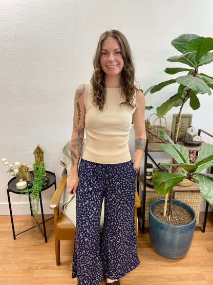 Ink Patterned Crop Pants