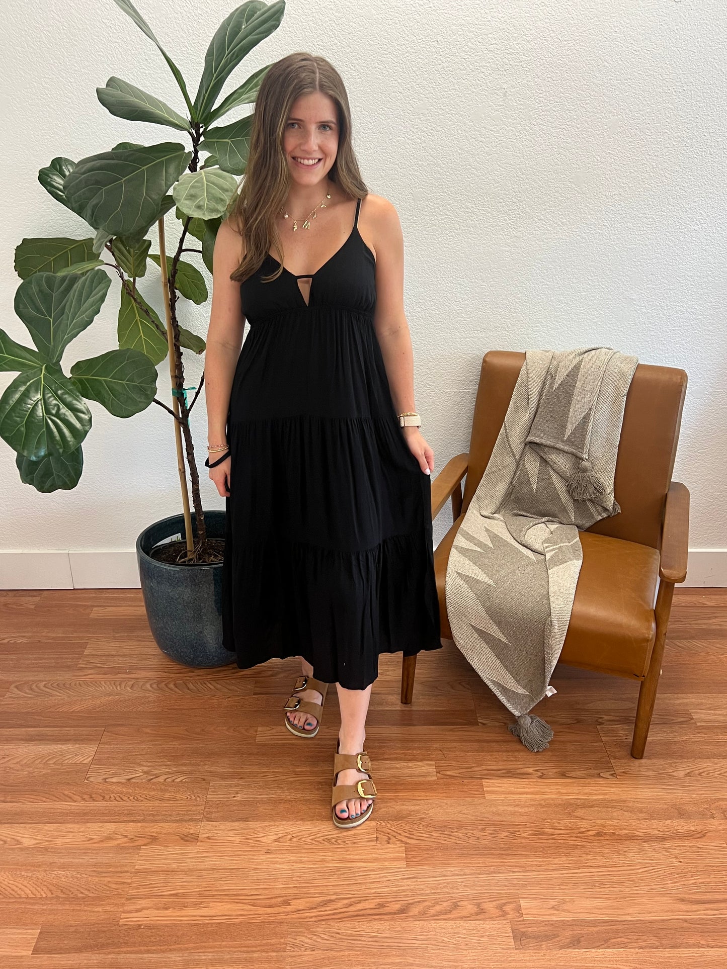 Black Sweetheart Neckline Tiered Midi Dress