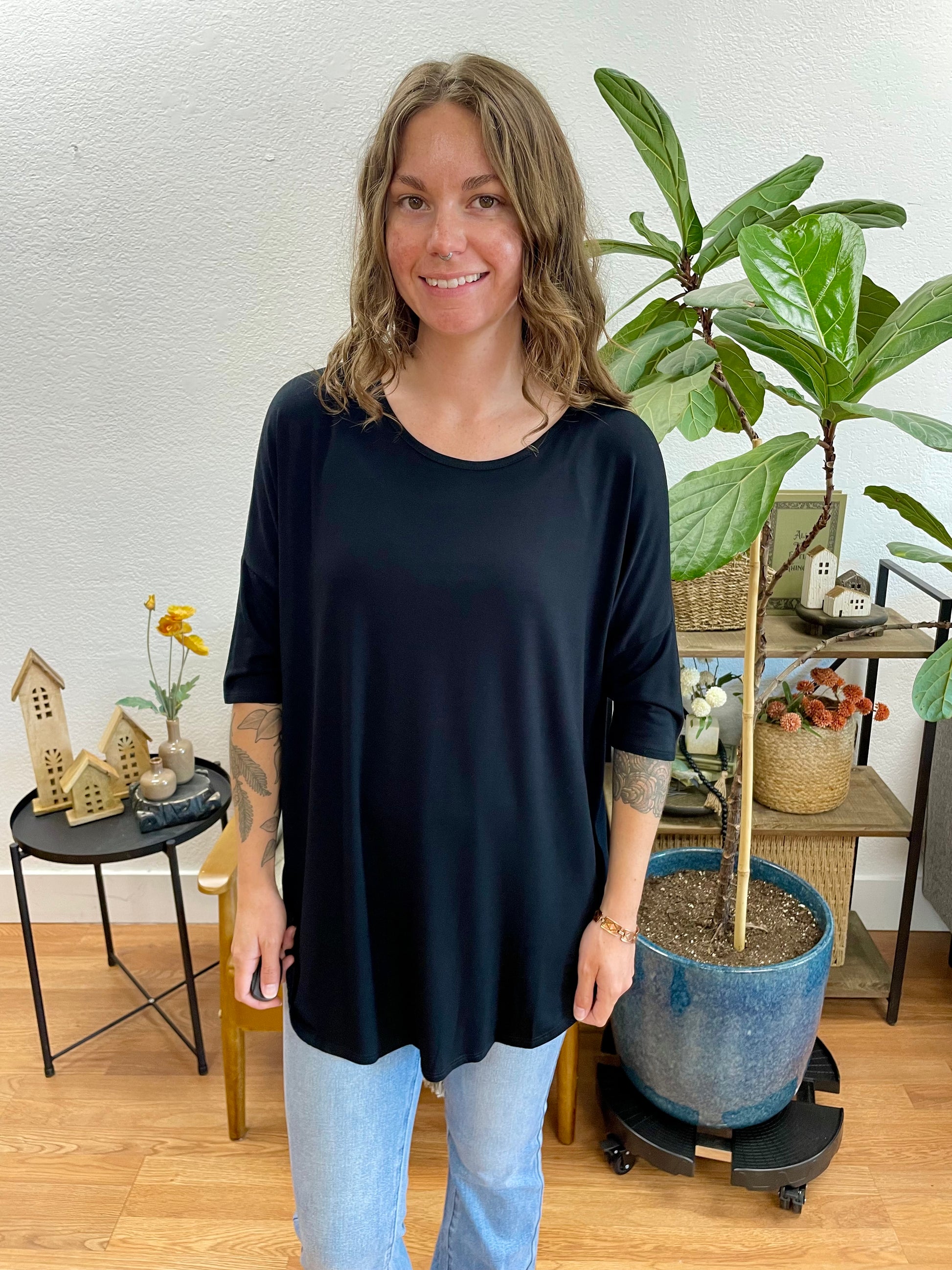 Black Basic Crew Neck Tee - Terra Cottage