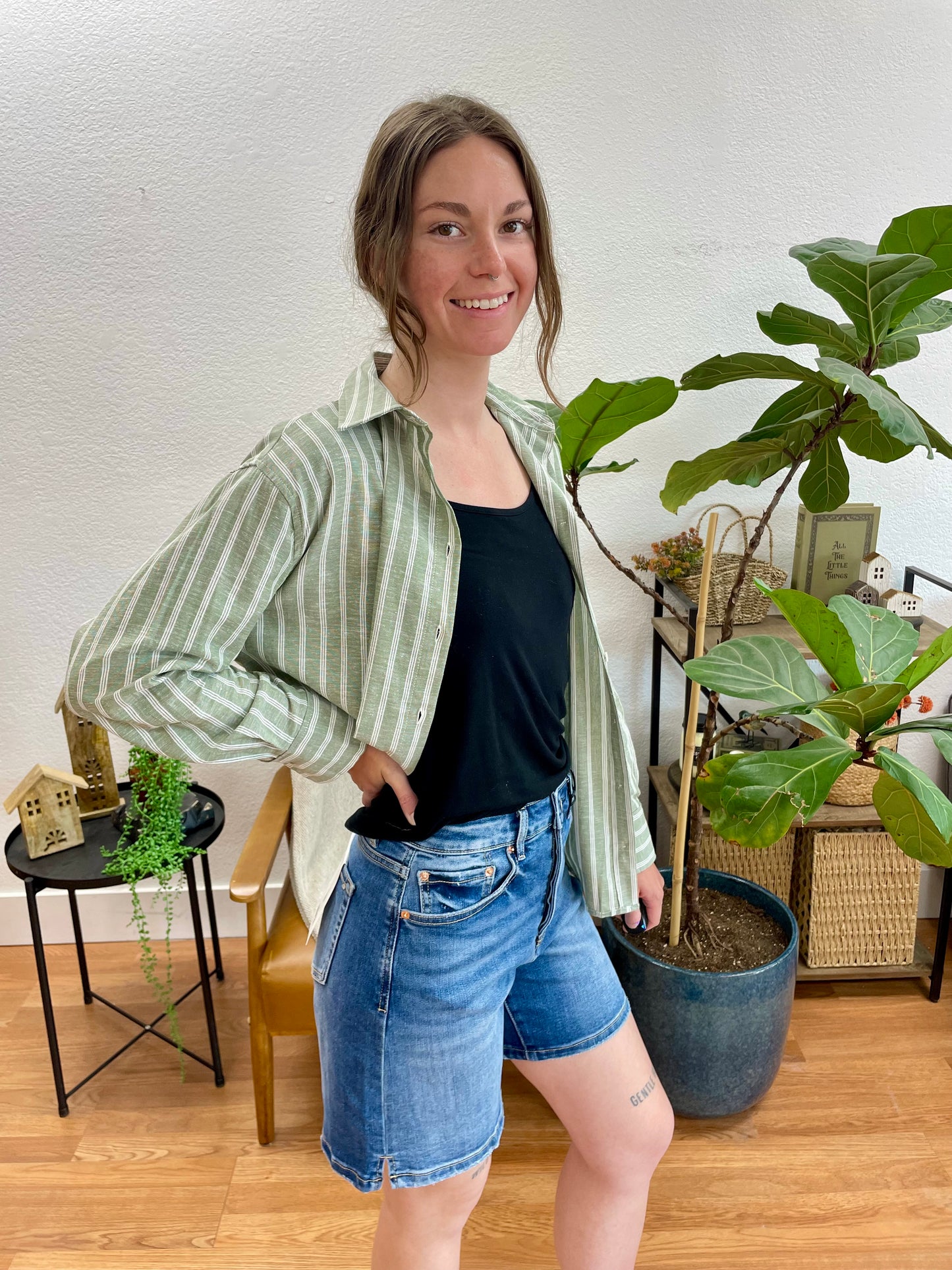 Mica Blue Ribbon Bermuda Shorts