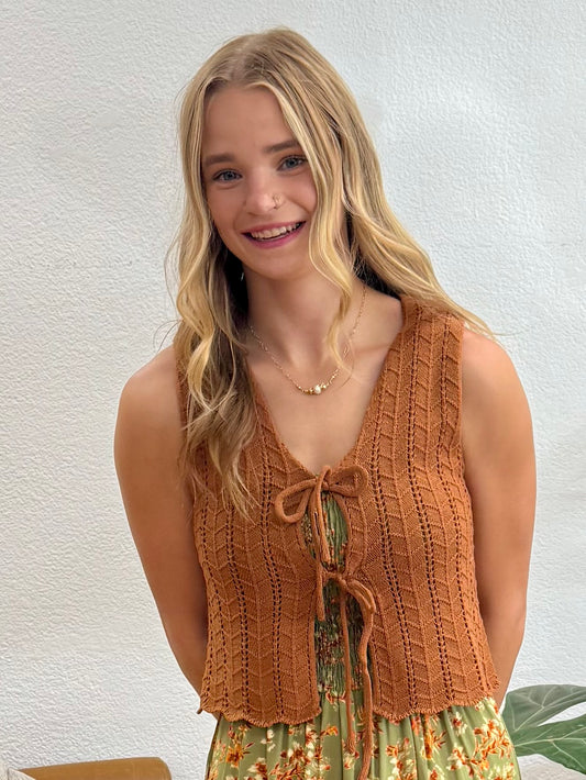 Toffee Wavy Knit Vest