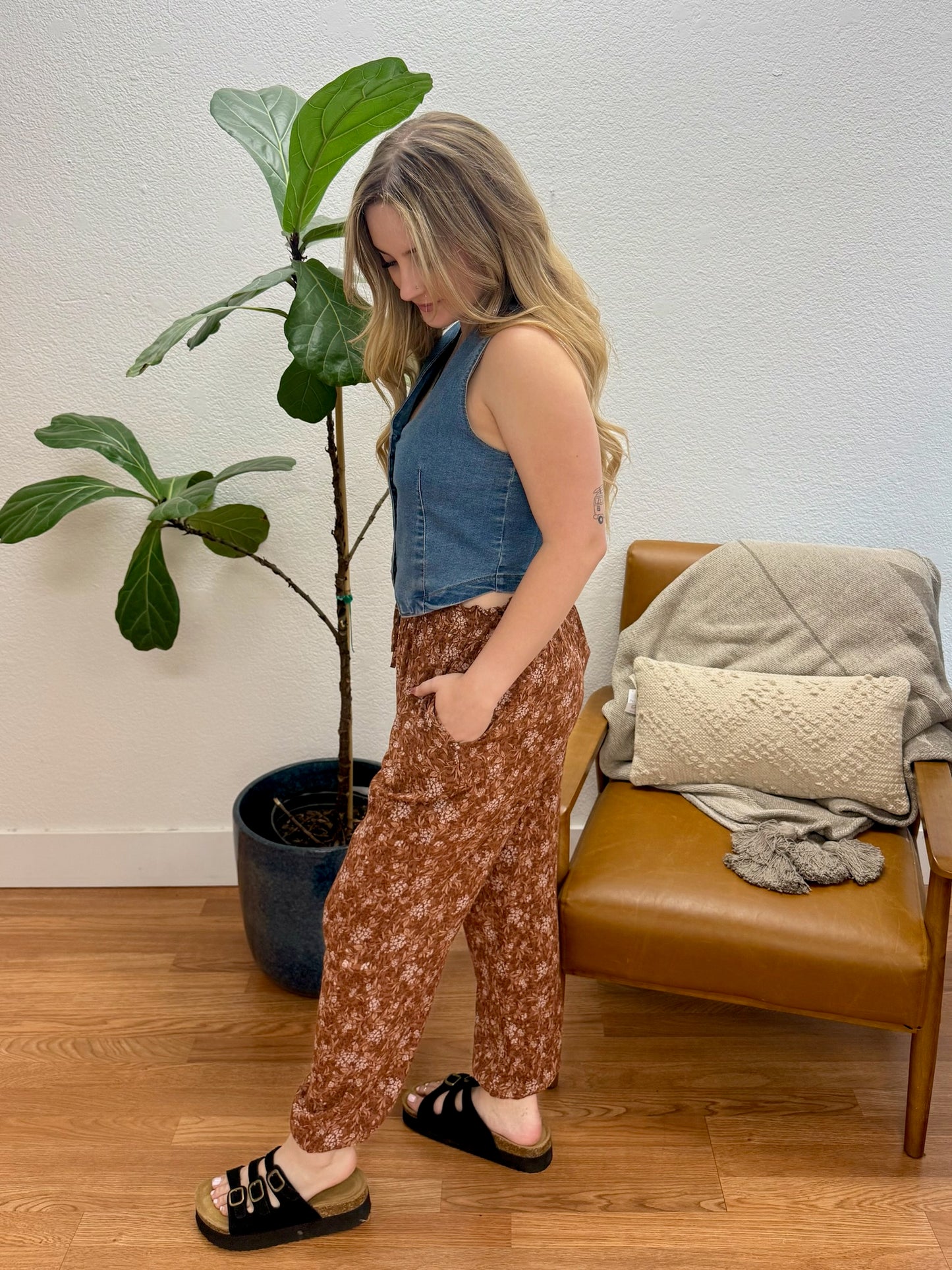 Cinnamon Print Smocked Pants
