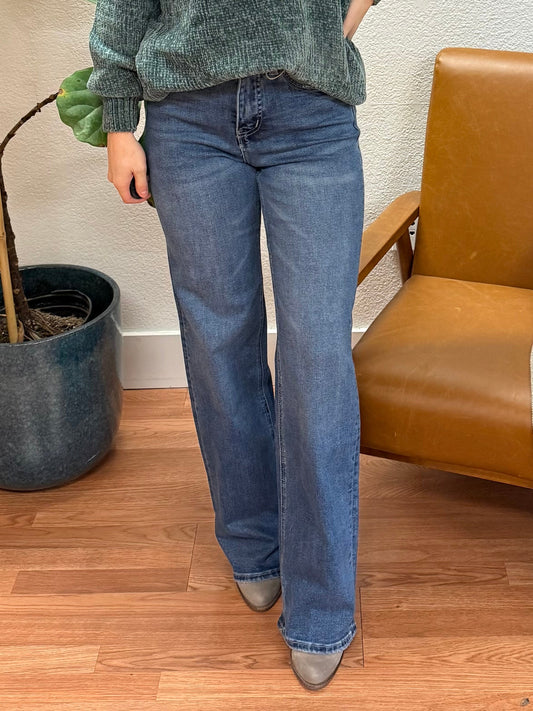 Nicest 90's Super High Waist Wide Leg Jeans