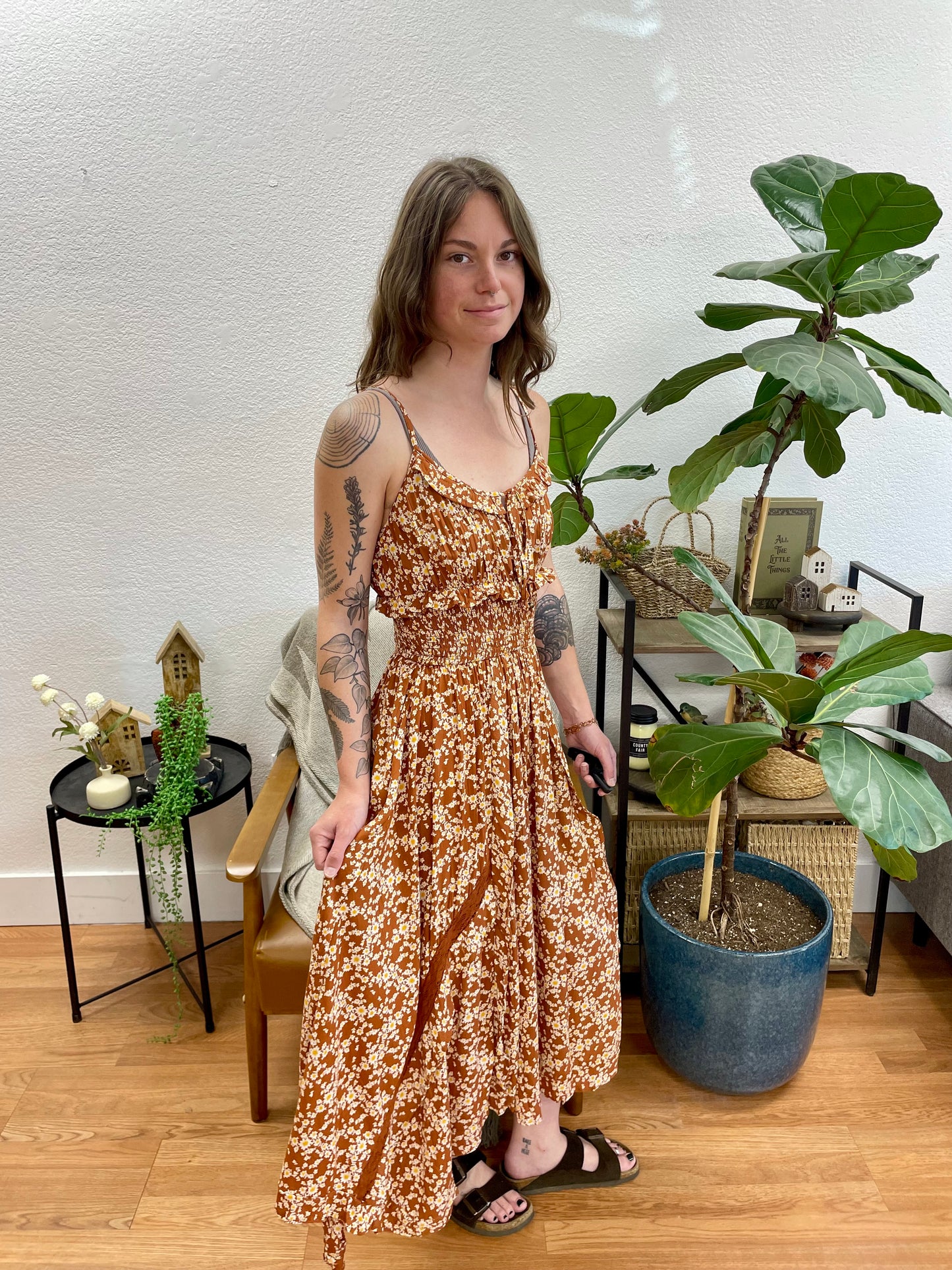 Clay Lace Detail Floral Midi Dress