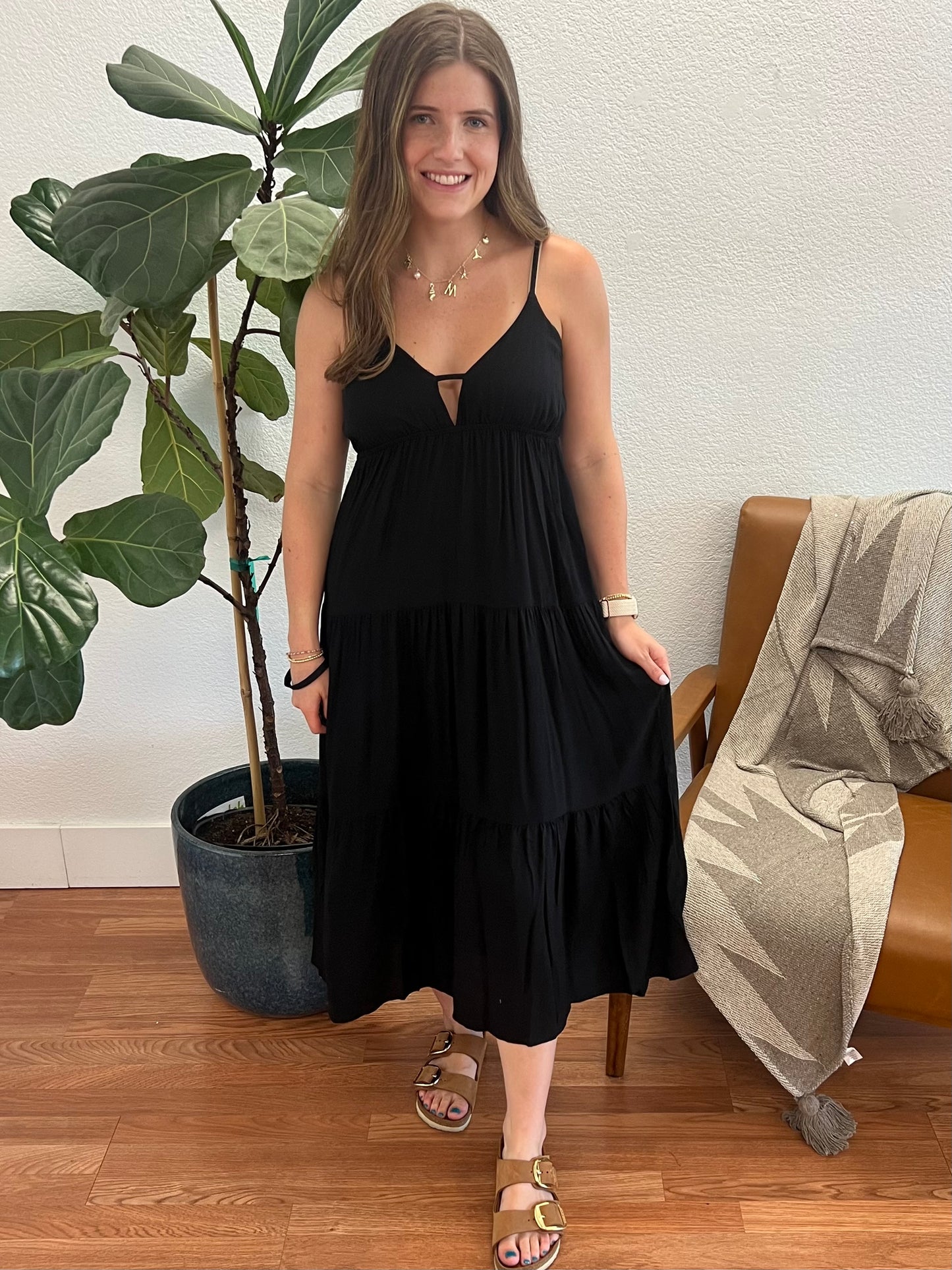 Black Sweetheart Neckline Tiered Midi Dress