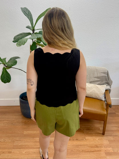 Black Square Scallop Tank