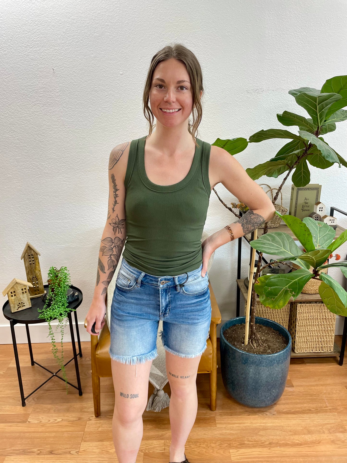 Mica Medium Sea Boyfriend Midi Shorts