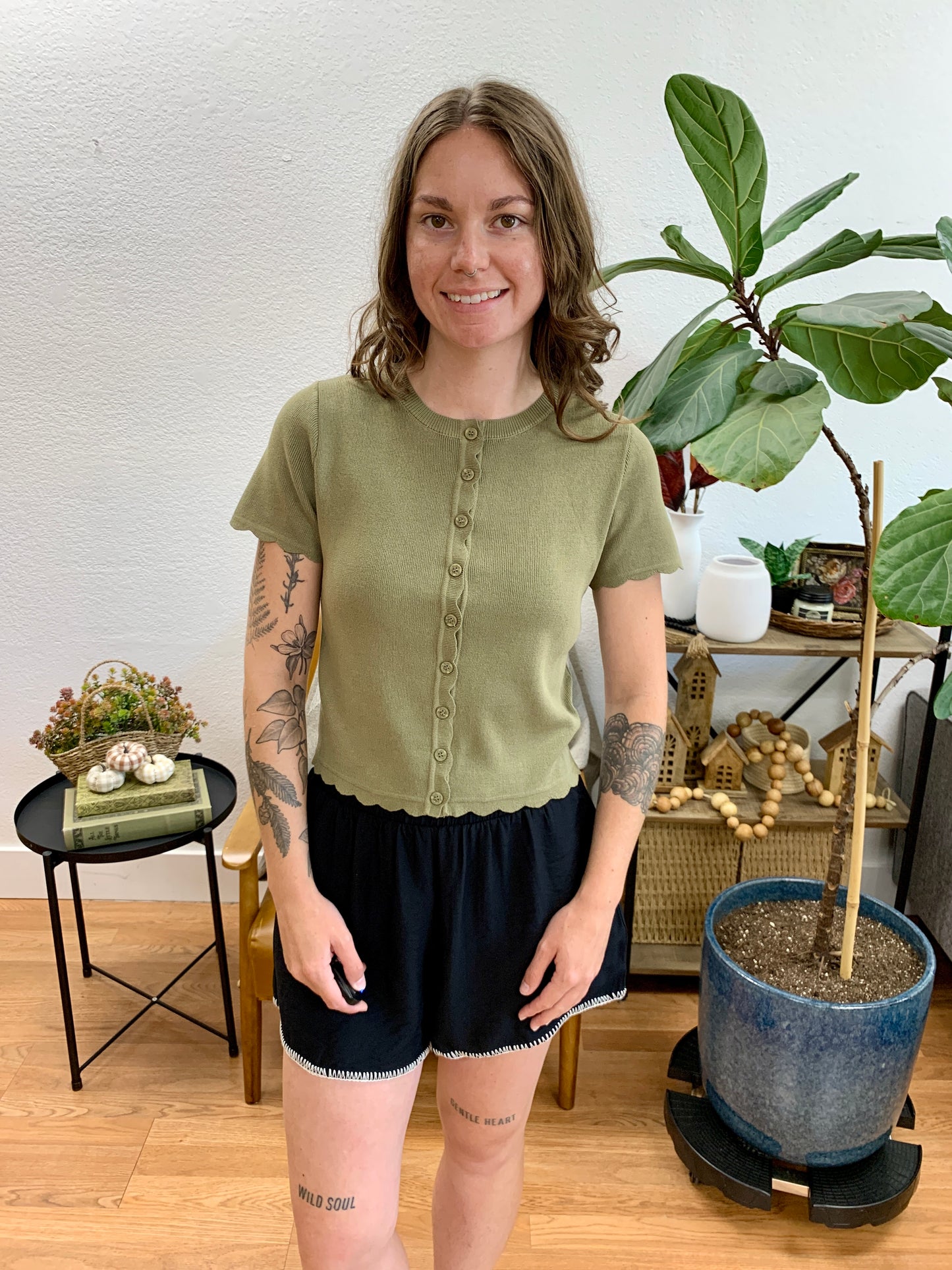 Olive Scalloped Short Sleeve Cardigan