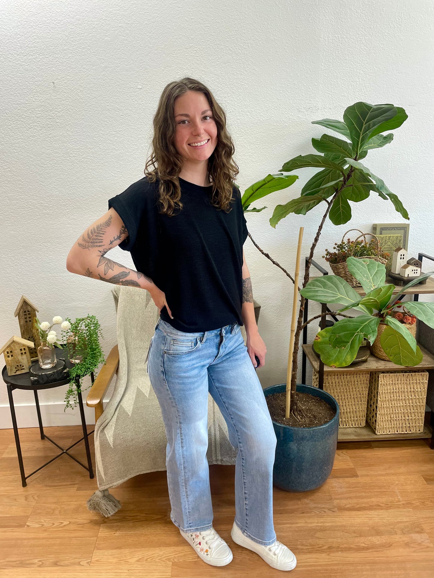 Mica Shakespeare Straight Ankle Jeans