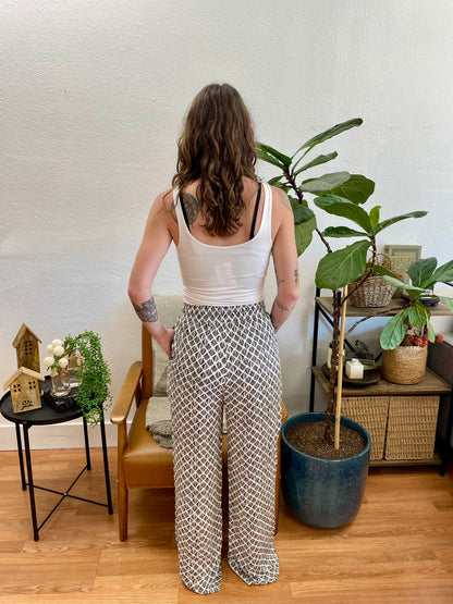Relaxed Wide Leg Patterned Pants