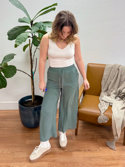 Ash Jade Woven Crepe Cropped Pants