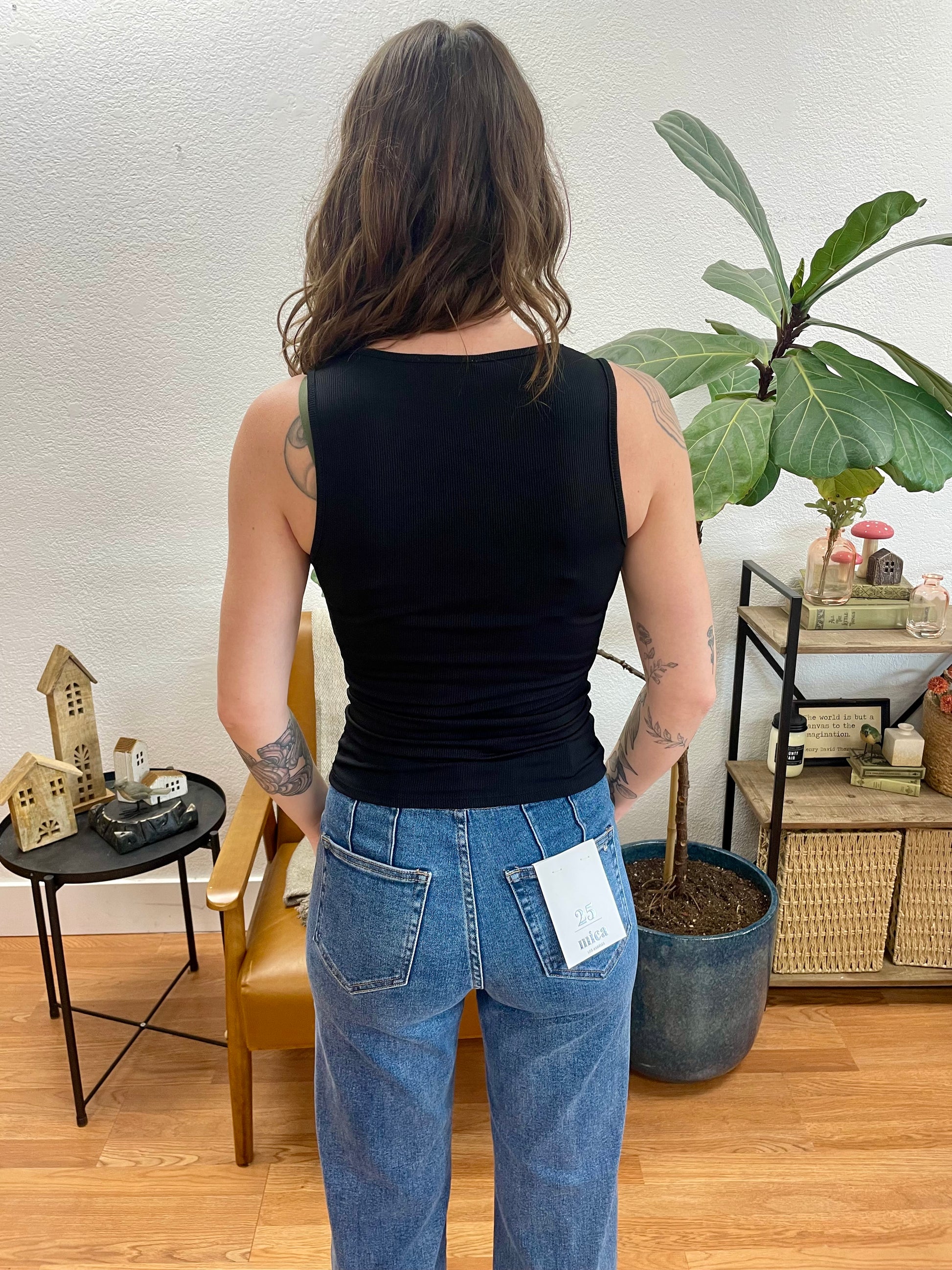 Black Ribbed V-Neck Sleeveless Top - Terra Cottage