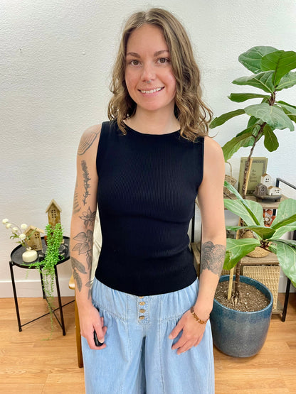 Black Boatneck Sleeveless Knit Top