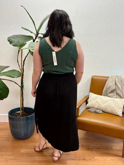 Black Solid Round Hem Maxi Skirt