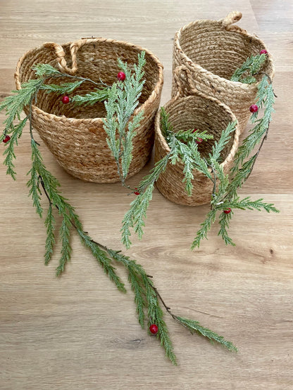 Cedar & Berries Garland