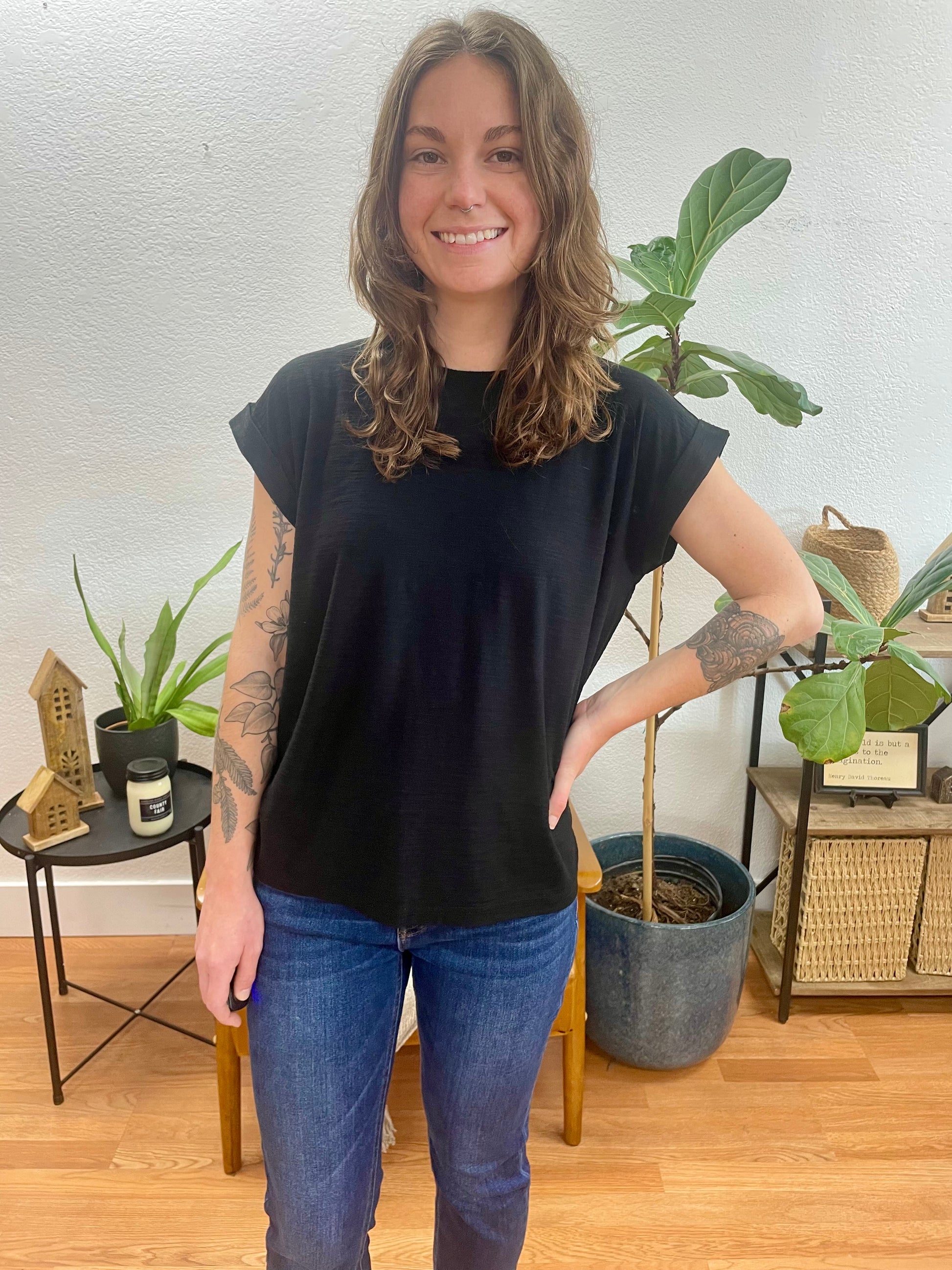 Black Rolled Sleeve Slub Tee - Terra Cottage