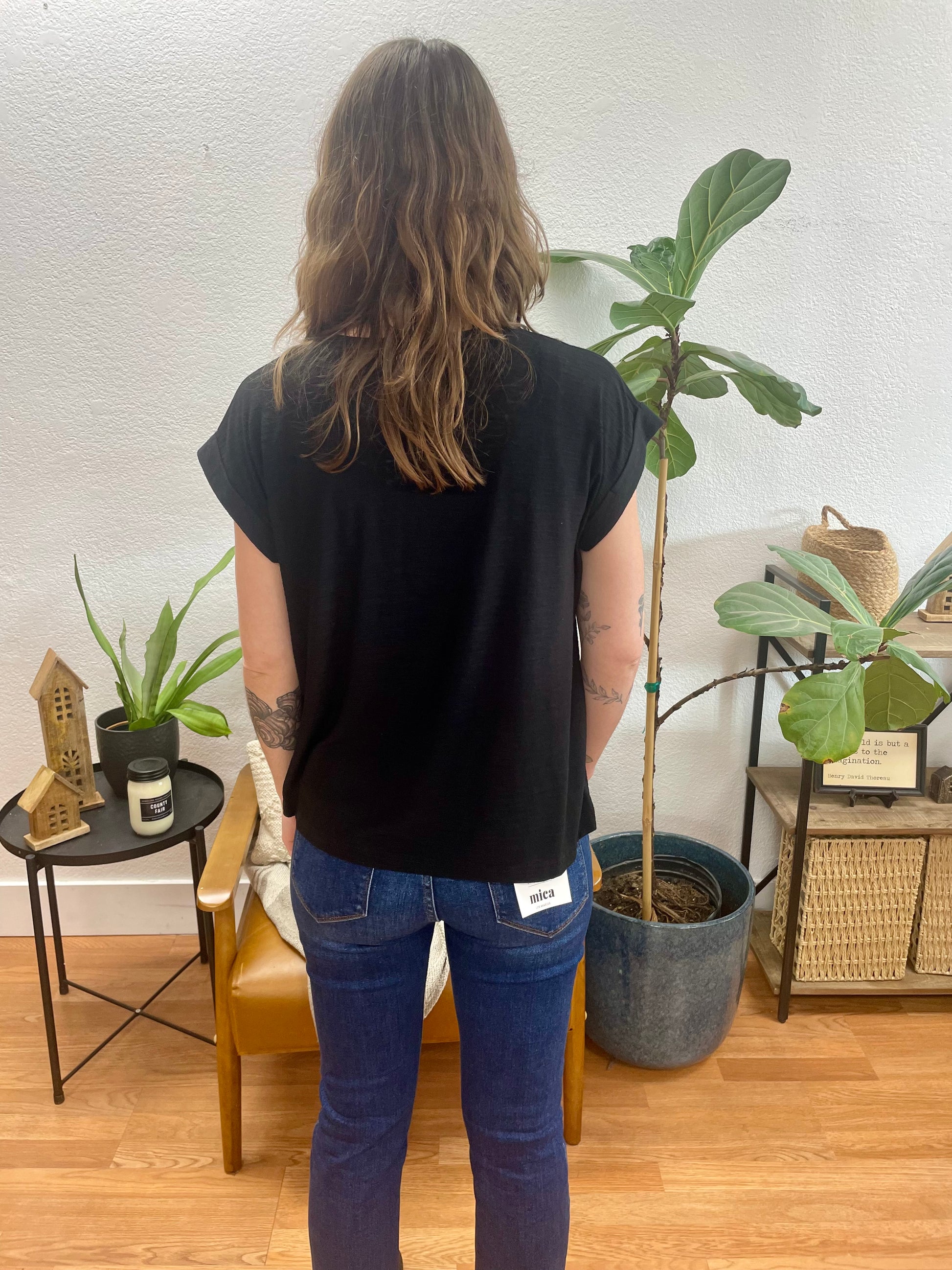 Black Rolled Sleeve Slub Tee - Terra Cottage