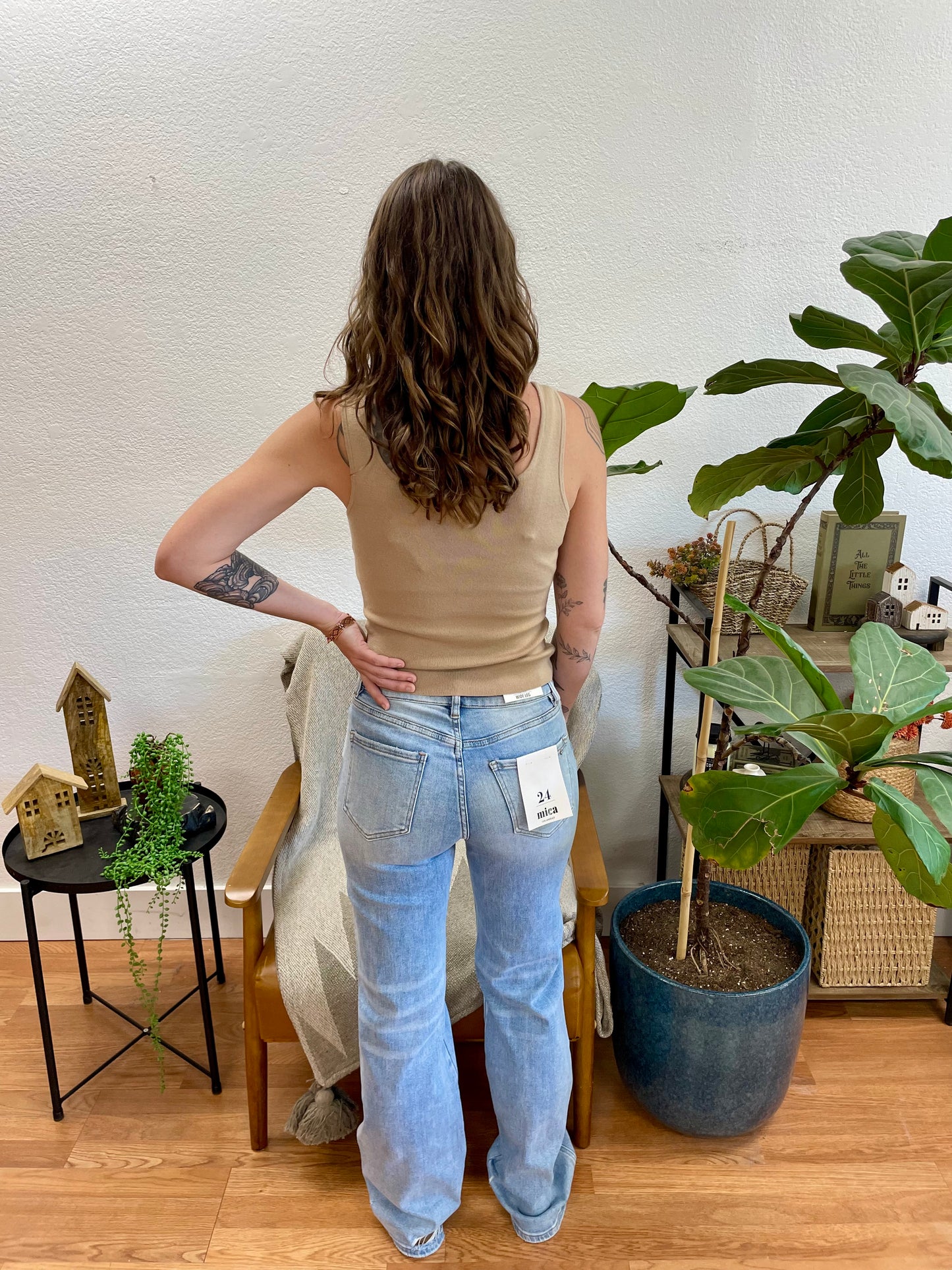 Mica Poseidon Distressed Jeans