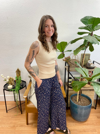 Ink Patterned Crop Pants