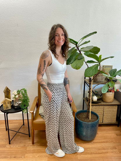 Relaxed Wide Leg Patterned Pants