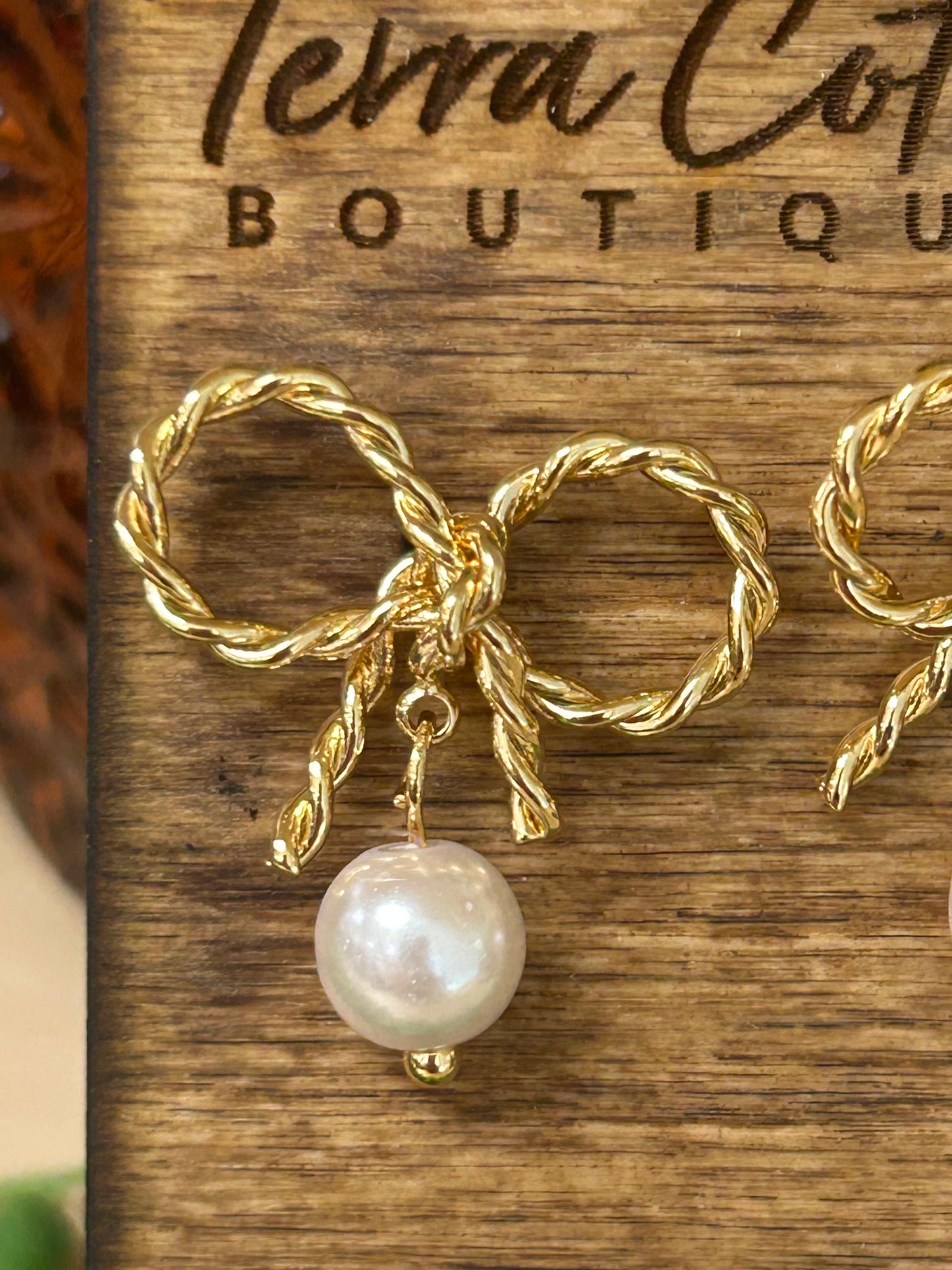Twisted Ribbon Bow & Pearl Charm Stud Earrings