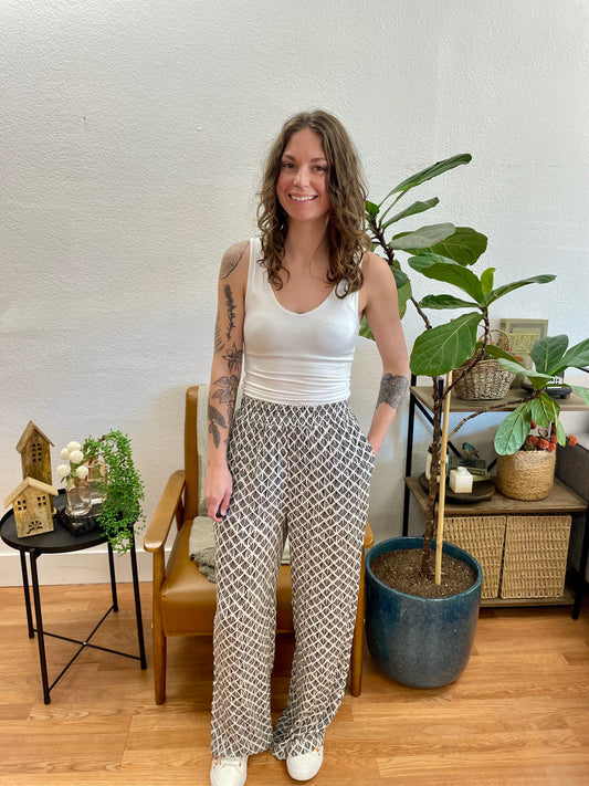 Relaxed Wide Leg Patterned Pants