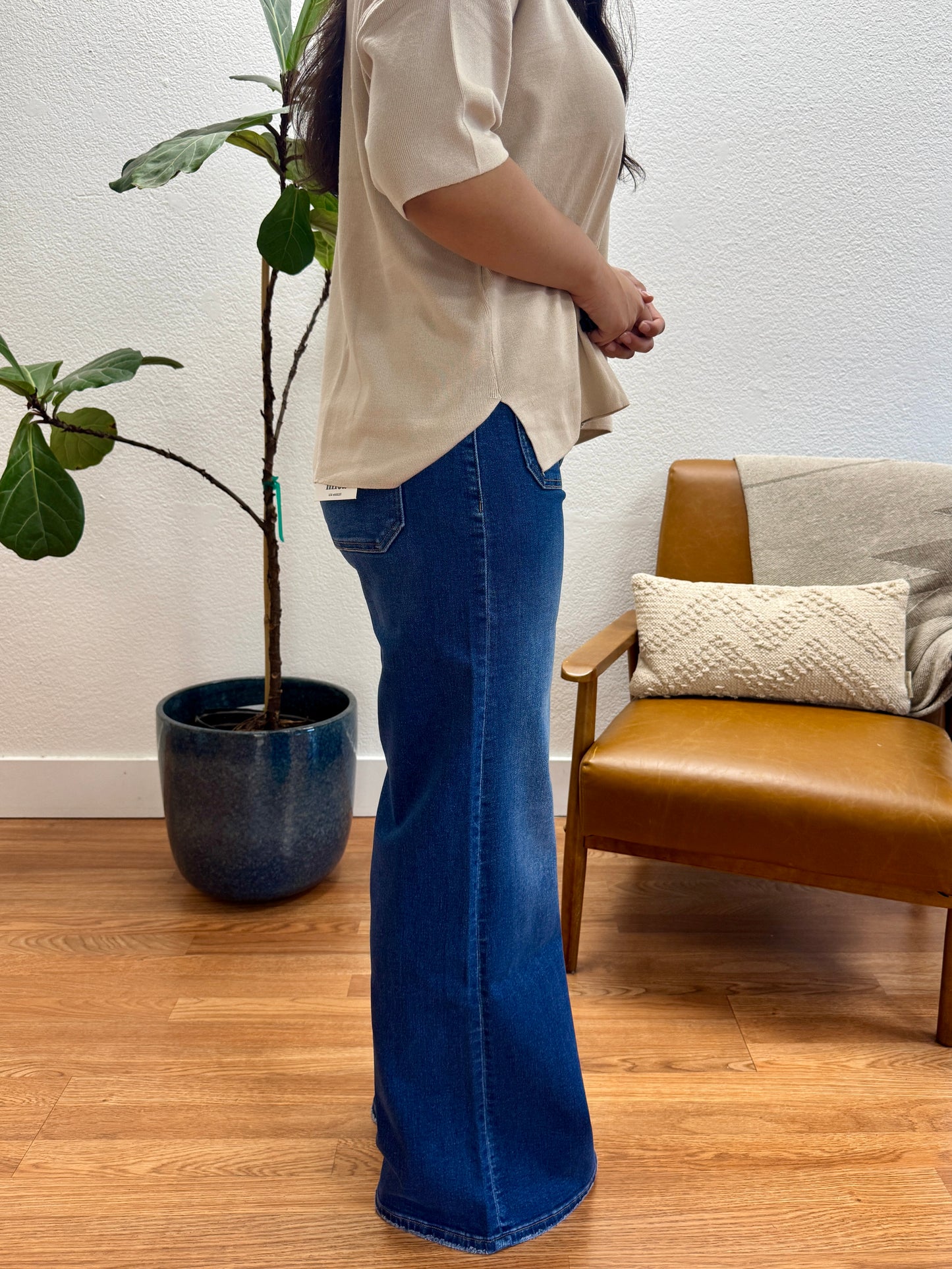 Medium Front Pocket Wide Leg Jeans