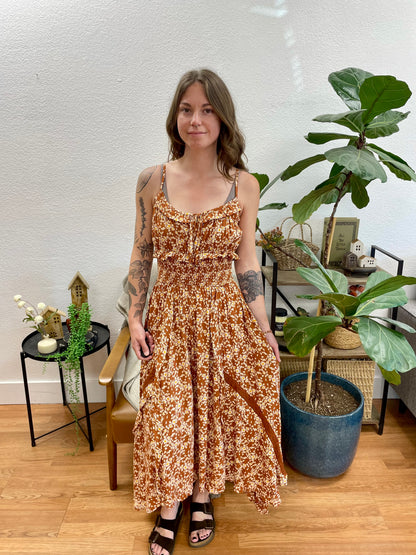 Clay Lace Detail Floral Midi Dress