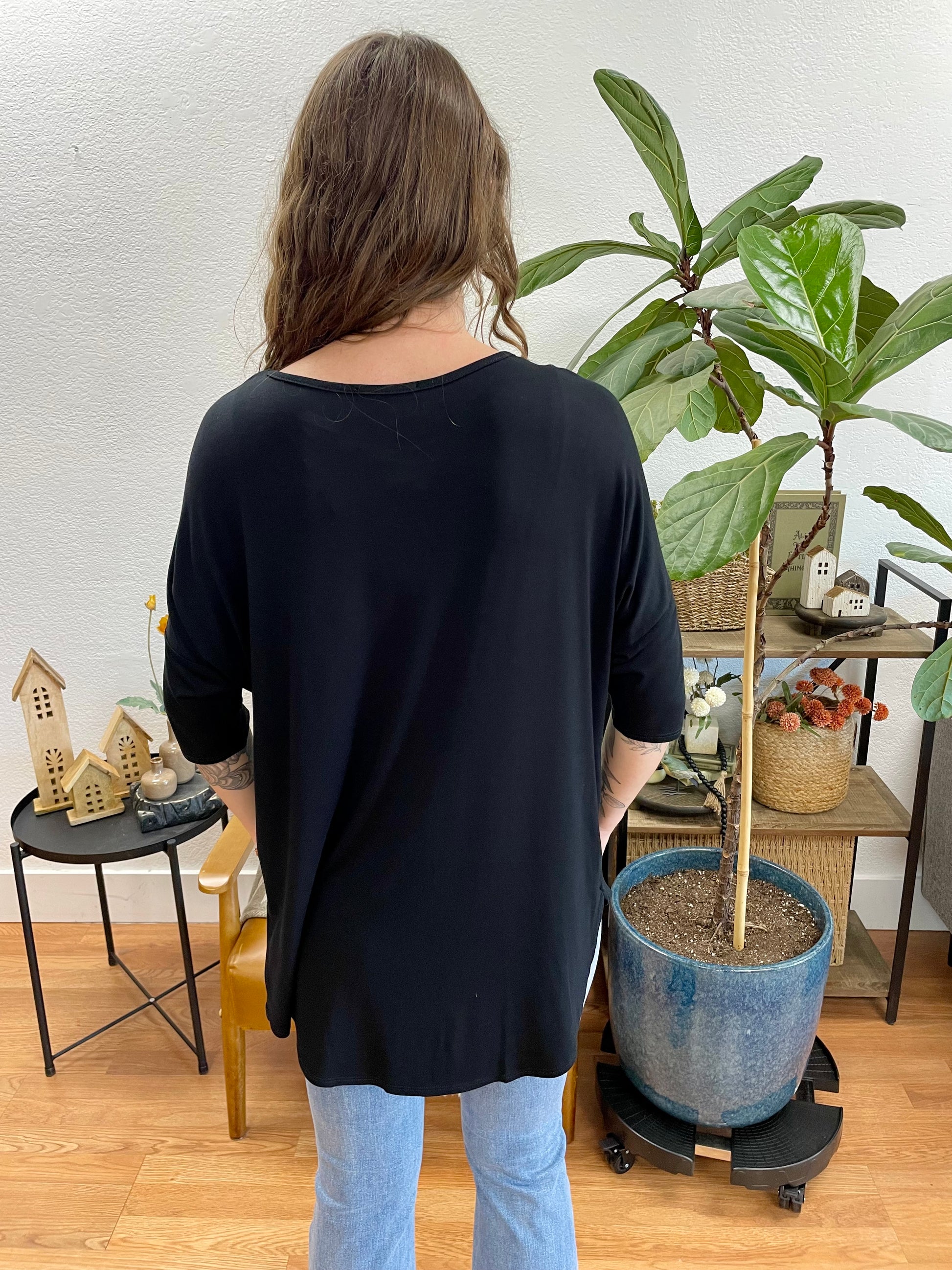 Black Basic Crew Neck Tee - Terra Cottage