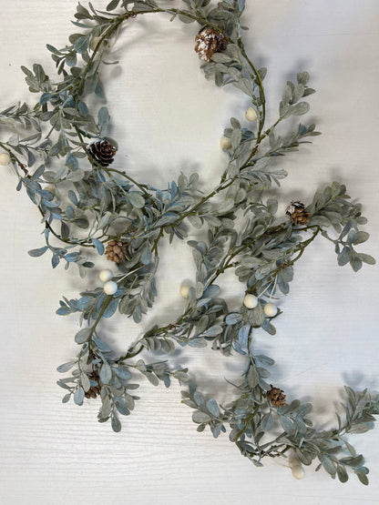 Pinecone & Boxwood Garland