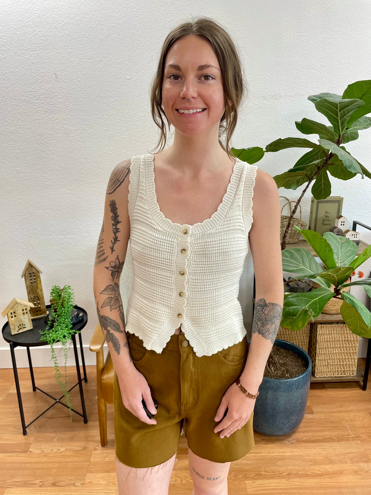 Oatmeal Scalloped Knit Vest