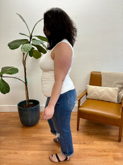 White Scoop Neck Seamless Tank