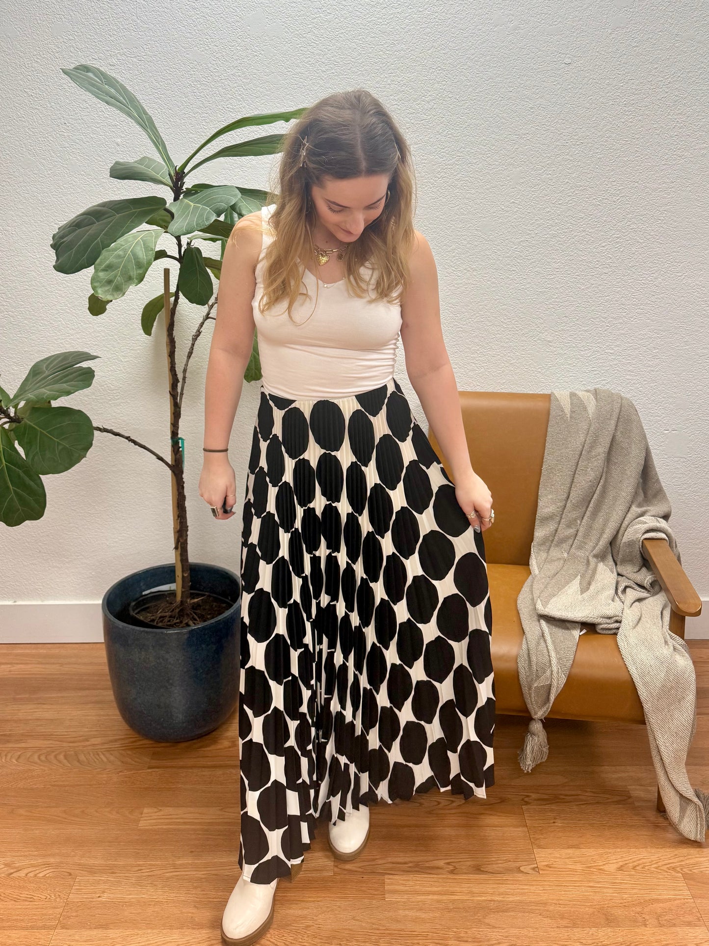 Black Print Pleated Maxi Skirt