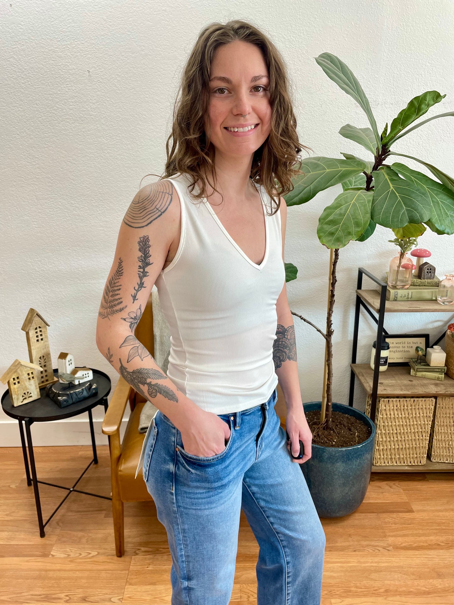 White Ribbed V-Neck Sleeveless Top - Terra Cottage