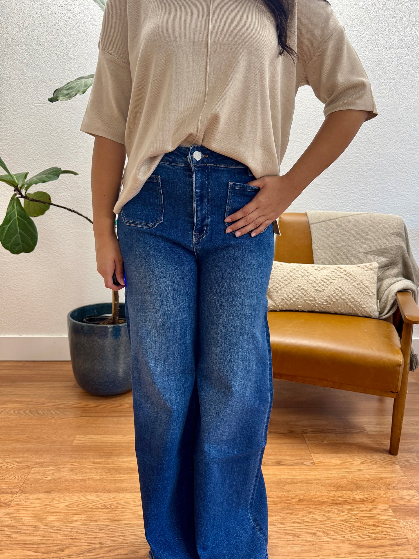 Medium Front Pocket Wide Leg Jeans