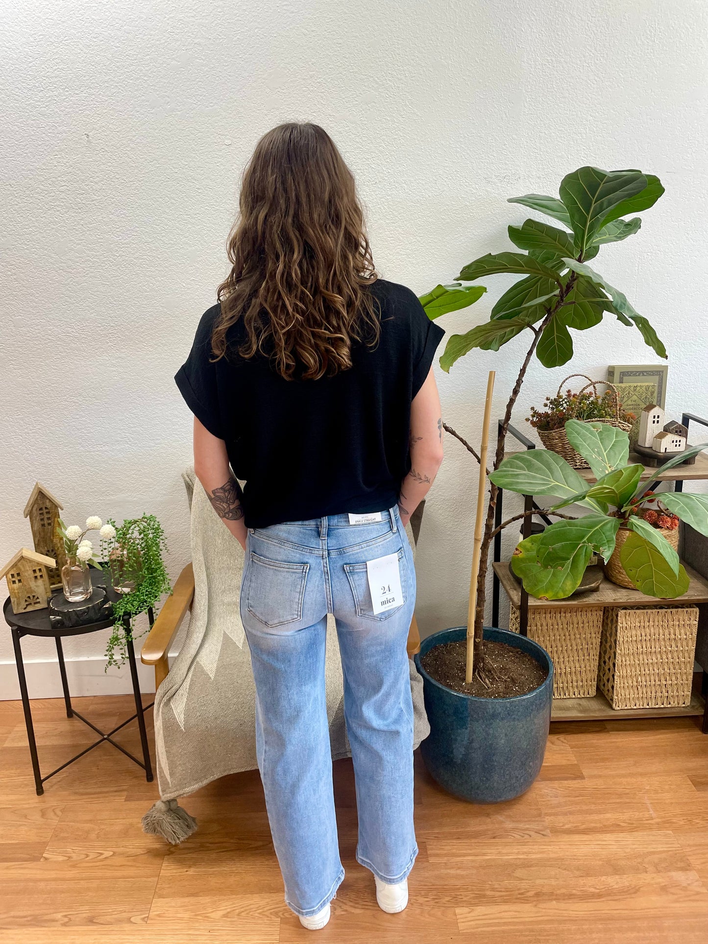 Mica Shakespeare Straight Ankle Jeans