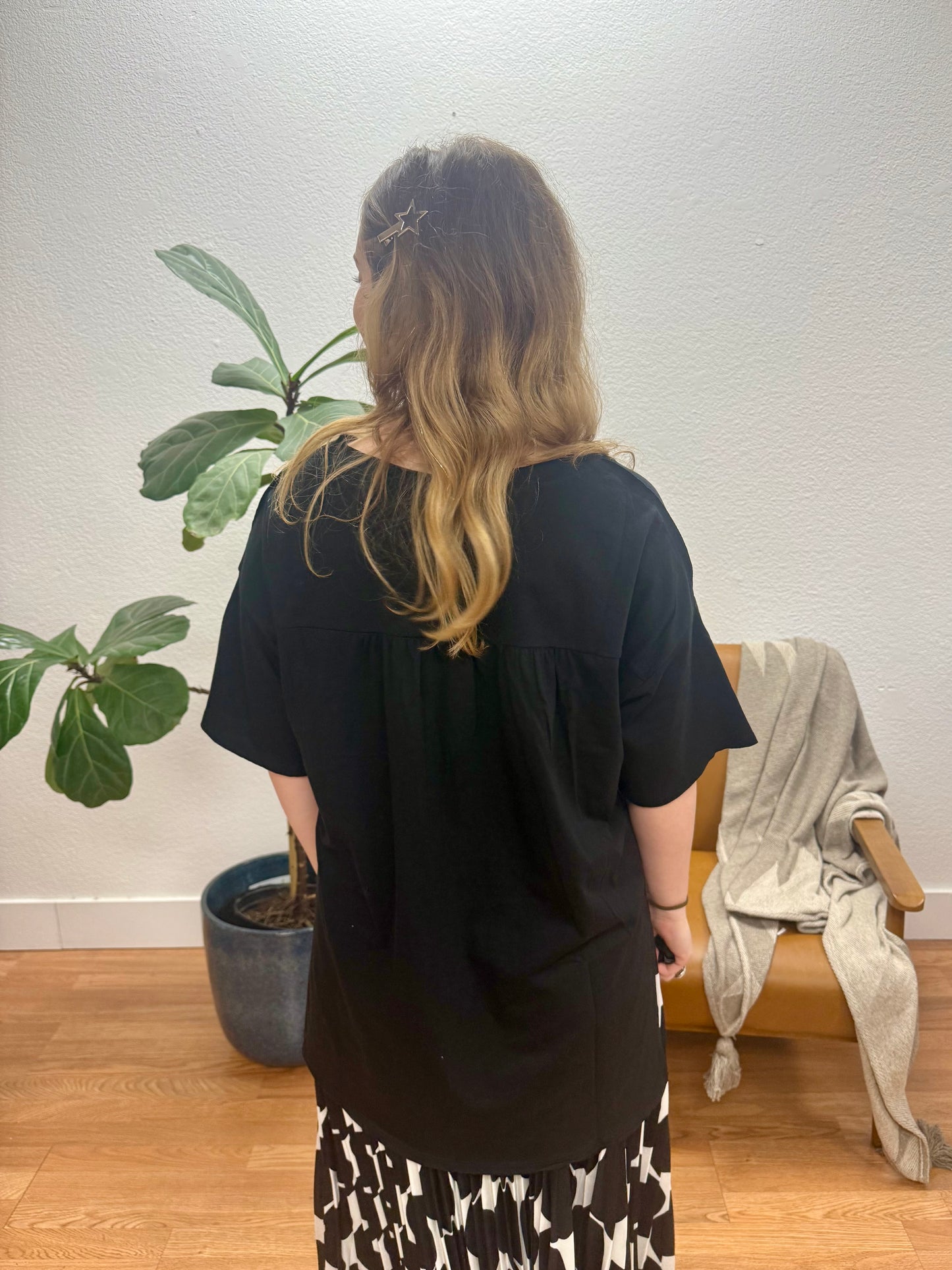 Black Pocket Boyfriend Tee