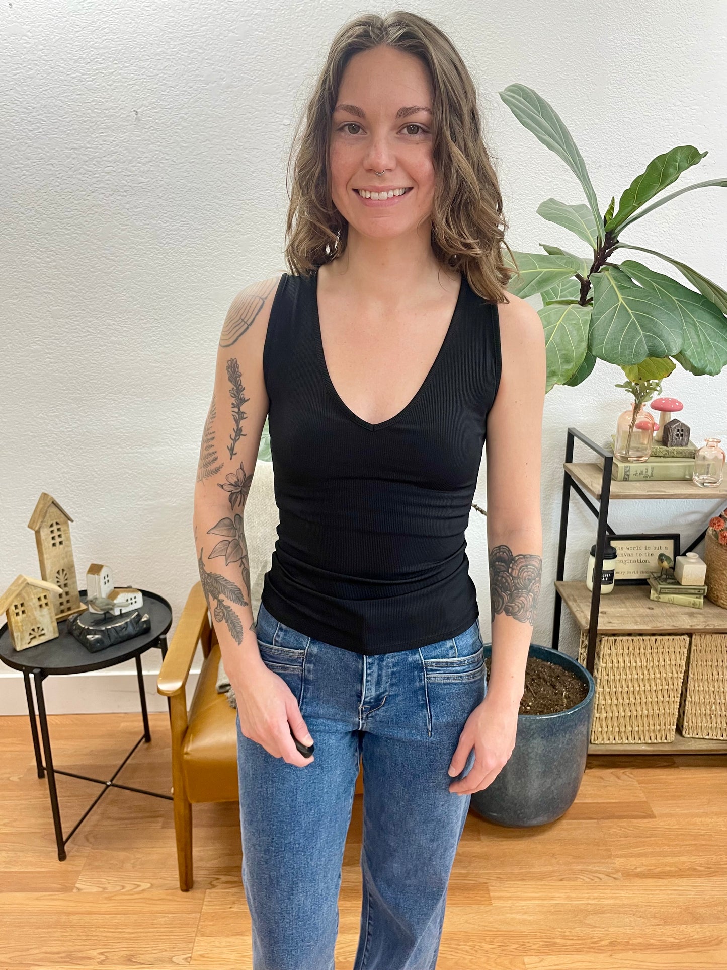 Black Ribbed V-Neck Sleeveless Top - Terra Cottage