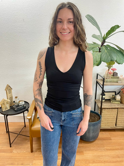 Black Ribbed V-Neck Sleeveless Top - Terra Cottage