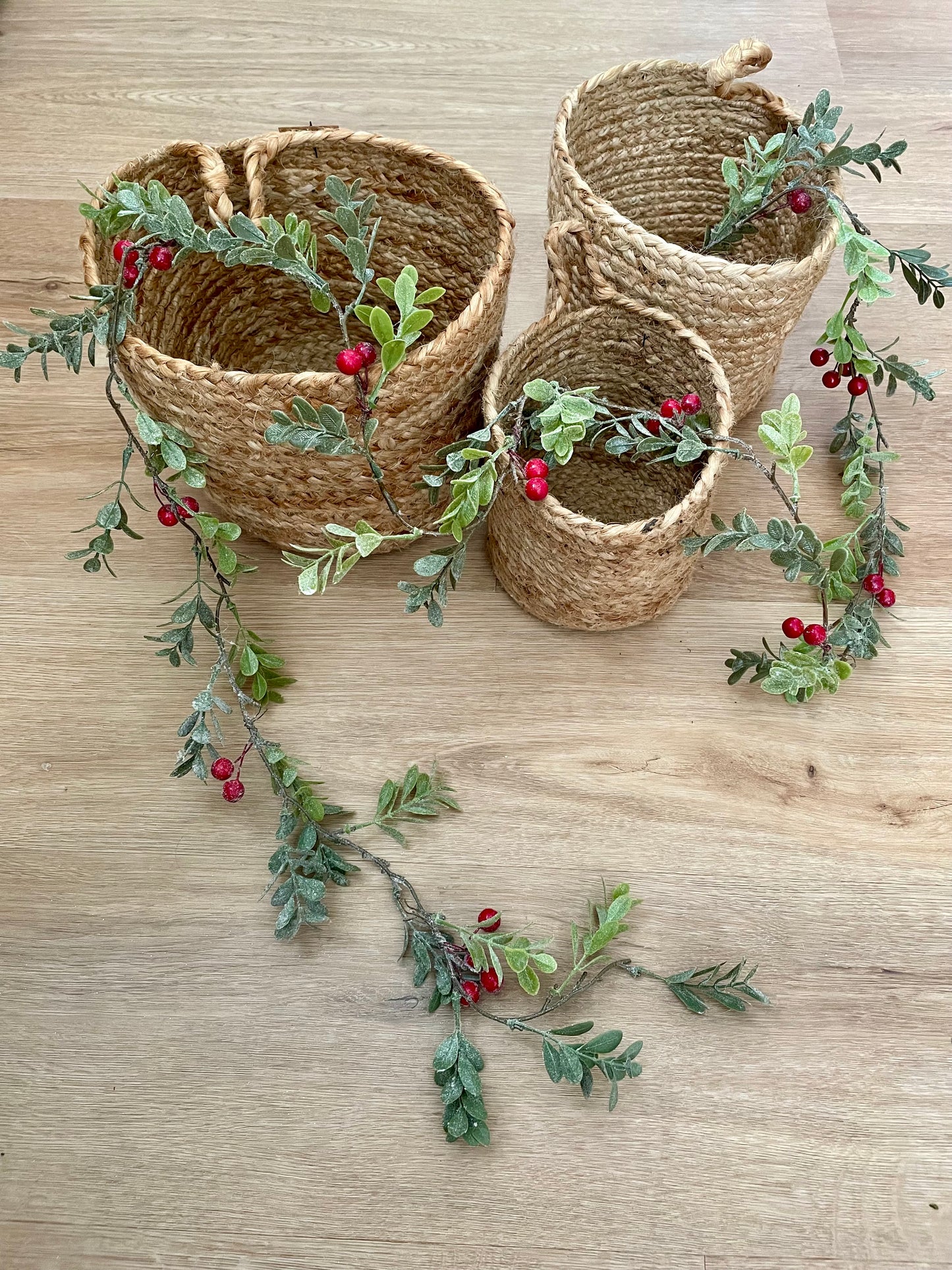 Boxwood & Berries Garland