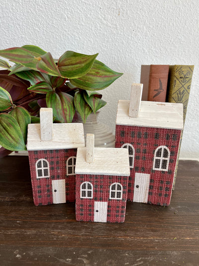 Red Plaid Wooden Houses - Terra Cottage