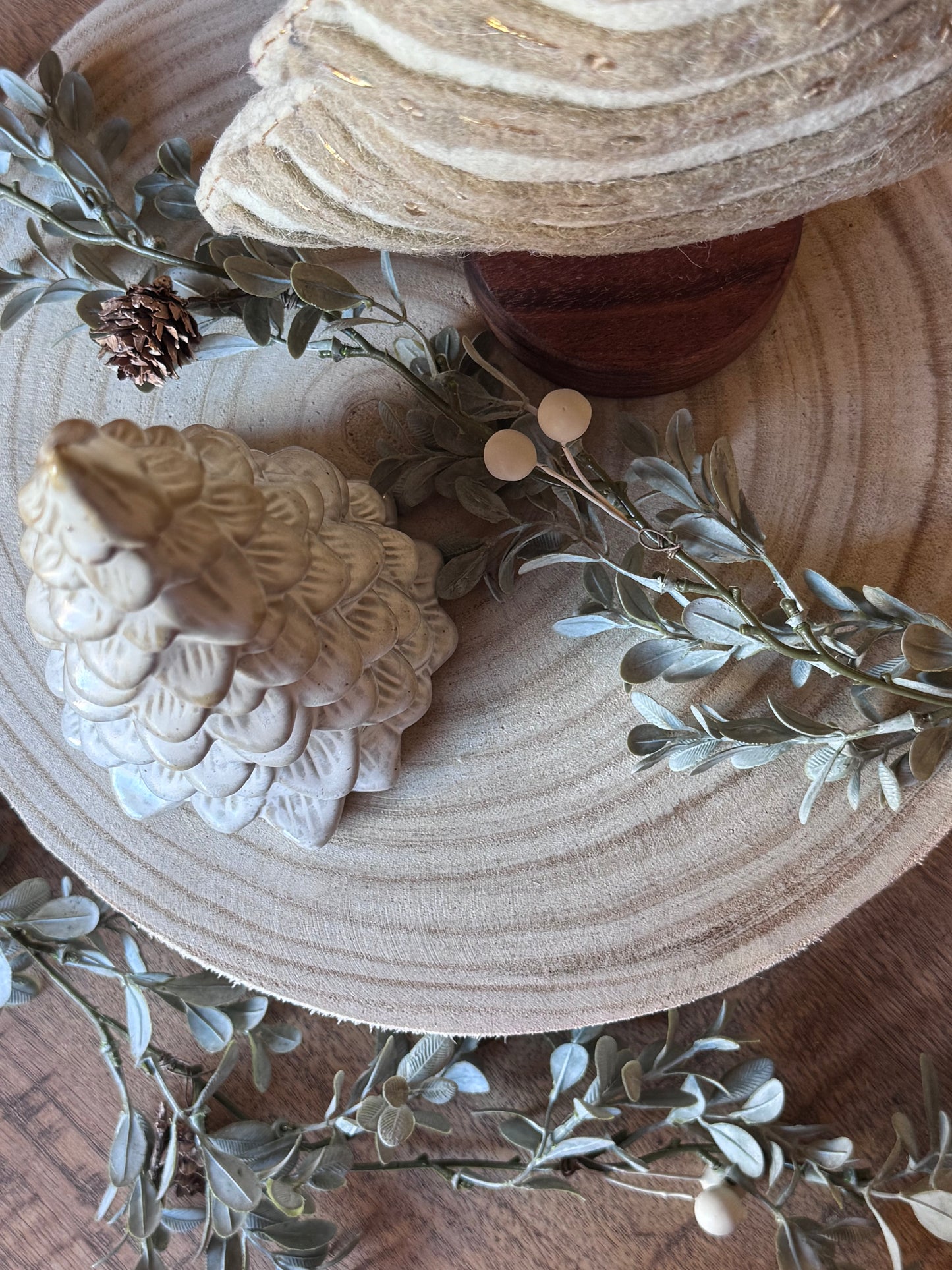 Pinecone & Boxwood Garland