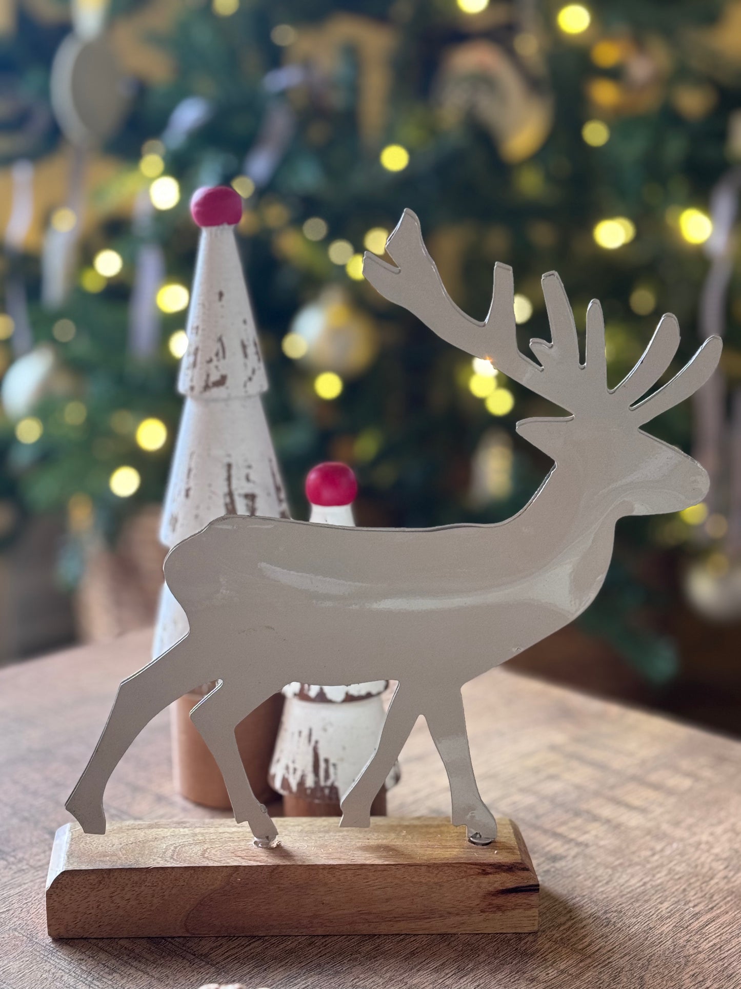 Metal Reindeer Sitter